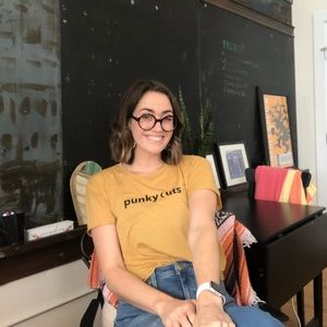 Meet your Posher, Cassandra